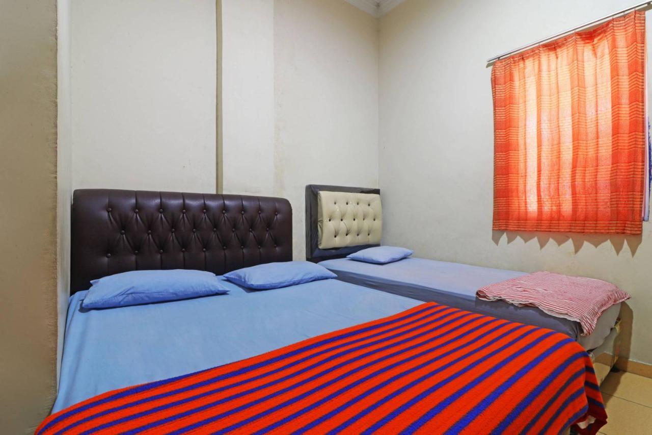 Wisma Cempaka 2 Syariah Hotel Parit  Kültér fotó